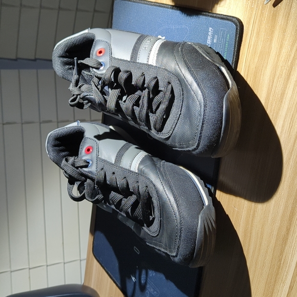 Tommy Hilfiger Men's 10.5 Black and Grey - Picture 2 of 9